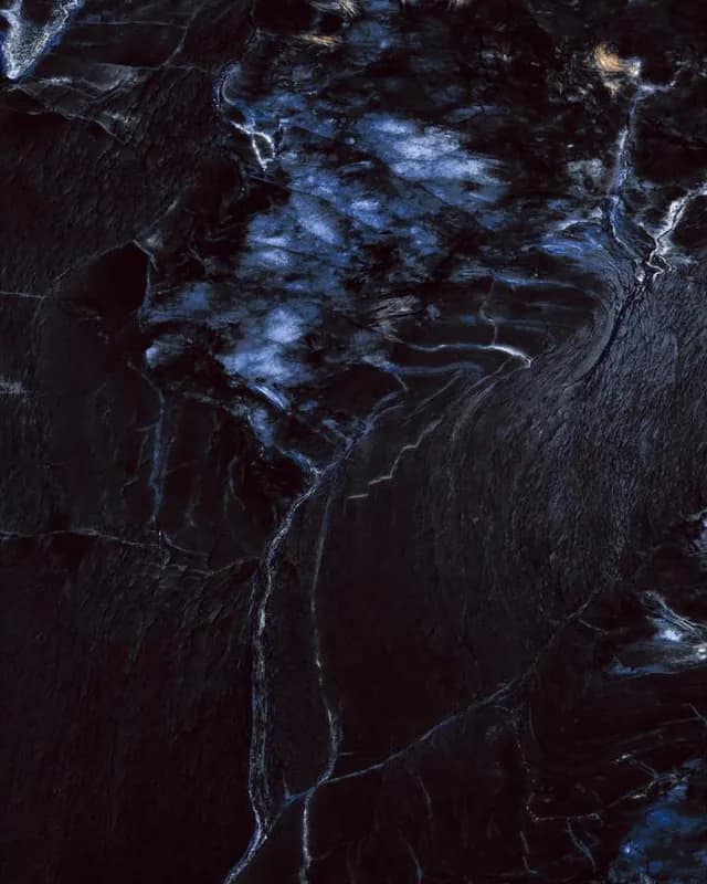 Divine Black — High Gloss Series at Bandhan Ceramic Divine Black — High Gloss Series at Bandhan Ceramic